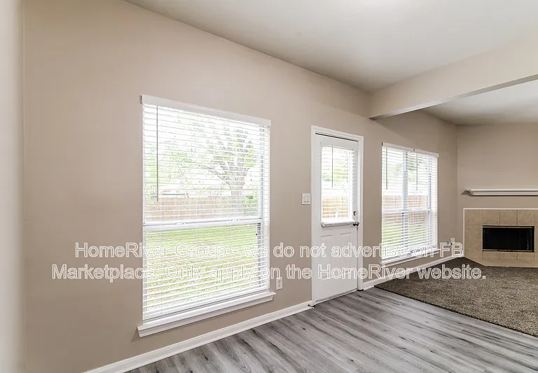 11915 Cottonwood Ln — Photo 3