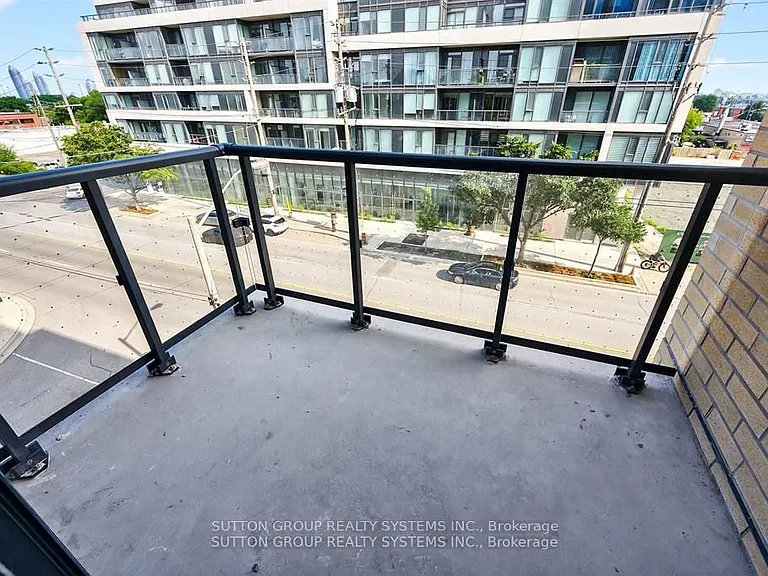 6 Chartwell Rd #402 — Photo 21