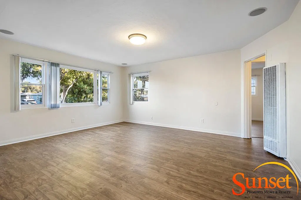 3 bed, 1100 sqft, $3,695 — Photo 4