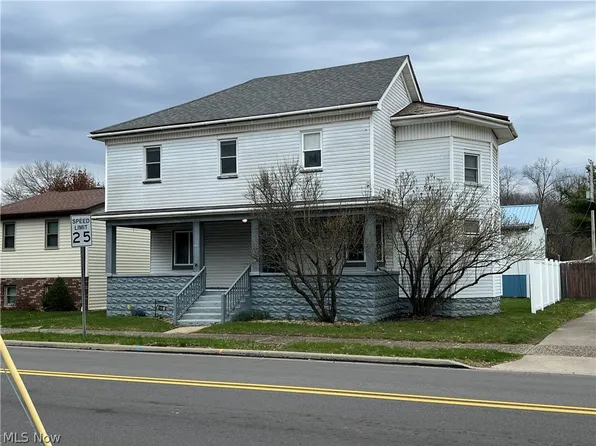 433 Ray Ave NE, New Philadelphia, OH 44663