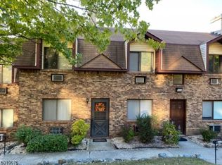 21 Great Gorge Ter, Vernon, NJ 07462
