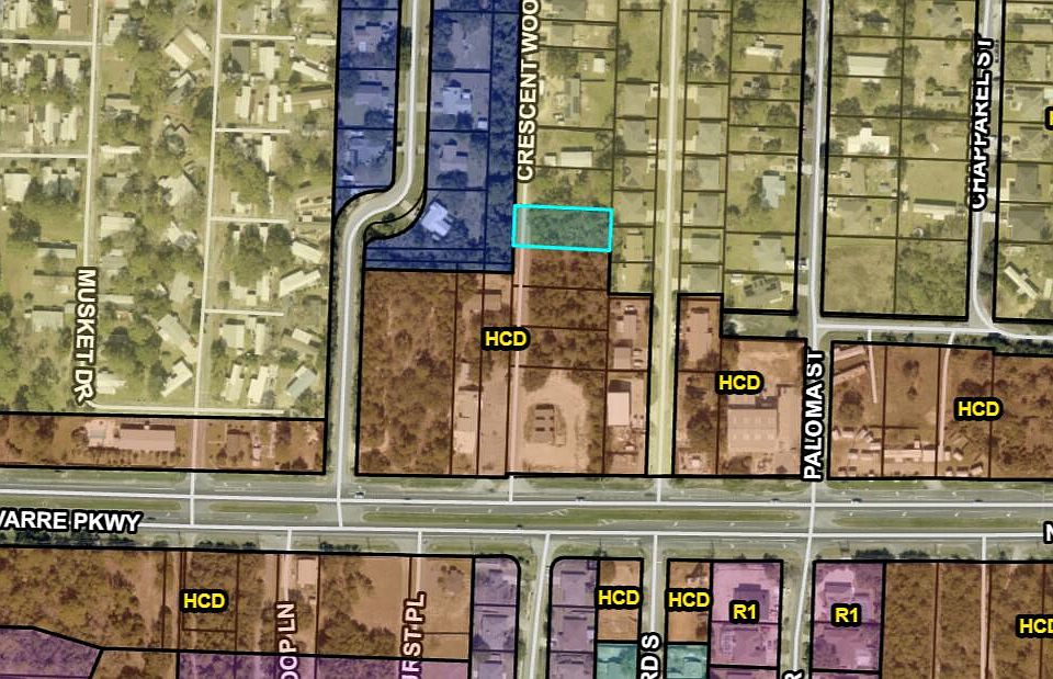 2nd image of Crescent Woods Rd