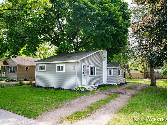 3rd image of 32 Abbie St SE