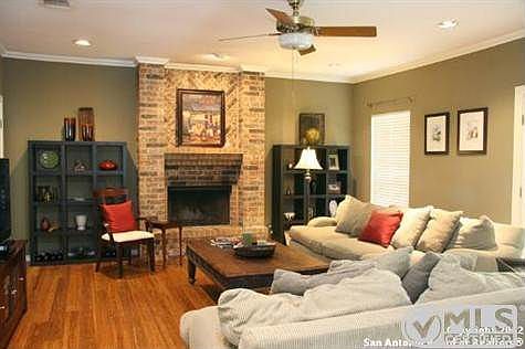 5th image of 403 Country Wood Dr