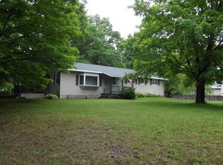 56 Woodlawn Ln, Willsboro, NY 12996