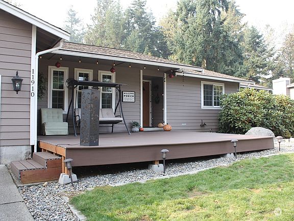 3rd image of 11910 207th Ave E