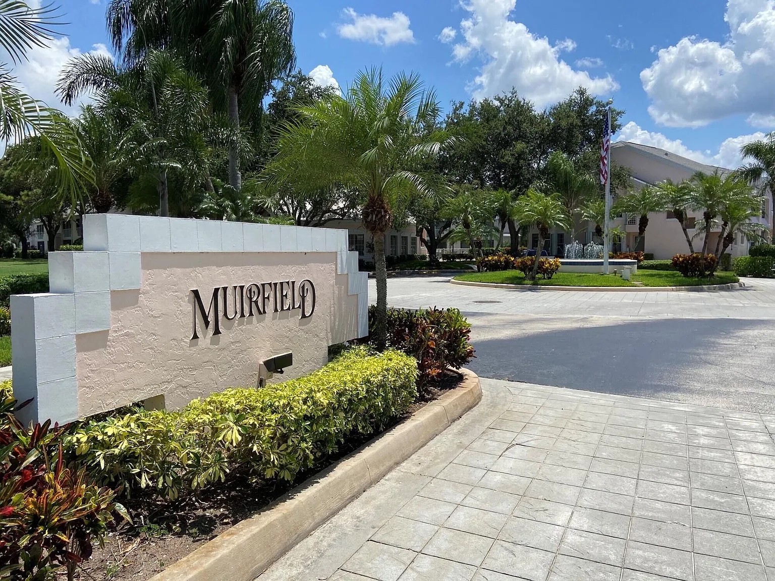 2 bed, 2.0 bath, 1160 sqft, $3,700 — Photo 2