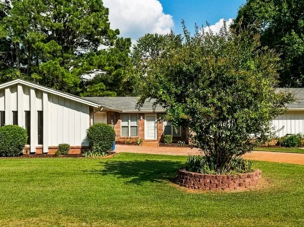 118 W Oak Hill Dr, Florence, AL 35633