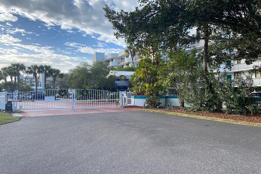 2nd image of 300 Columbia Dr