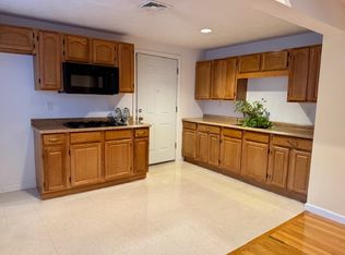 38-42 N Main St #2R, Carver, MA 02330