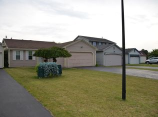 58 Hickory Manor Dr, Rochester, NY 14606