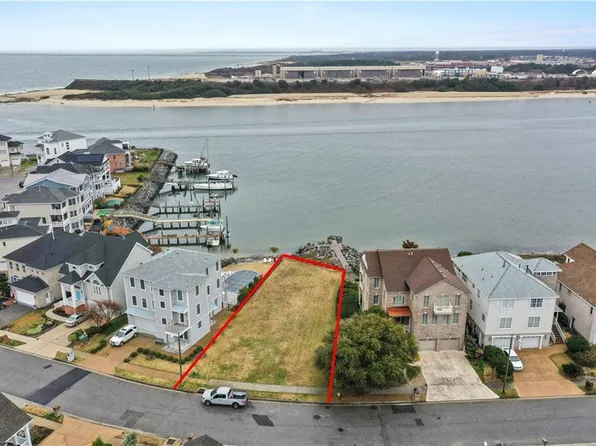 9622 Bay Point Dr, Norfolk, VA 23518