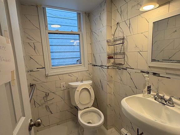 5th image of 1240 Saint Lawrence Ave Floor 2