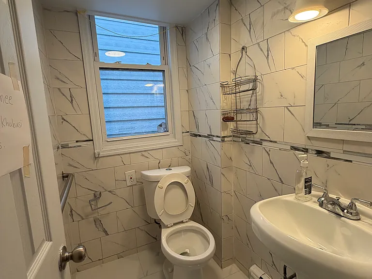 1240 Saint Lawrence Ave #2 — Photo 5