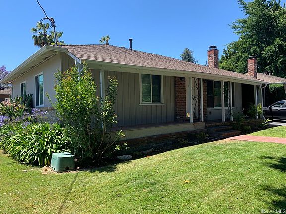 2nd image of 2065 Oakwood Dr