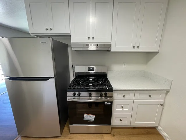 1015 W East St #F — Photo 12
