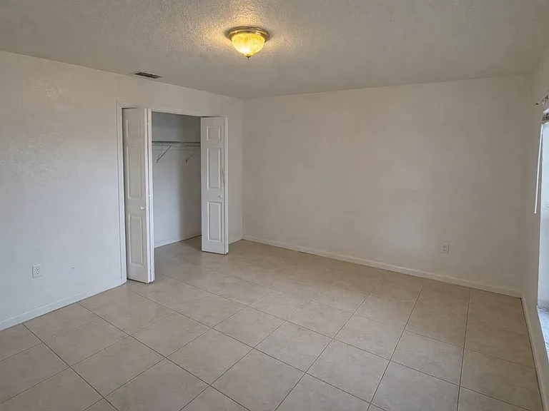 627 Bluebill Ct — Photo 7