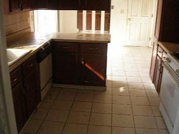 5th image of 7525 Regent Ave N