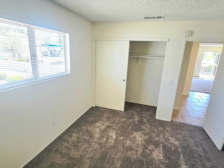 180 S Laurel Ave — Photo 11