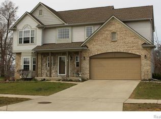 816 Golf Ridge Cir, Dundee, MI 48131