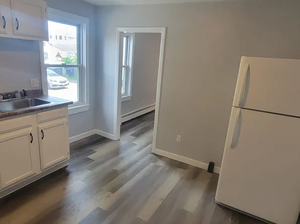 29 Pleasant Pl, Leominster, MA