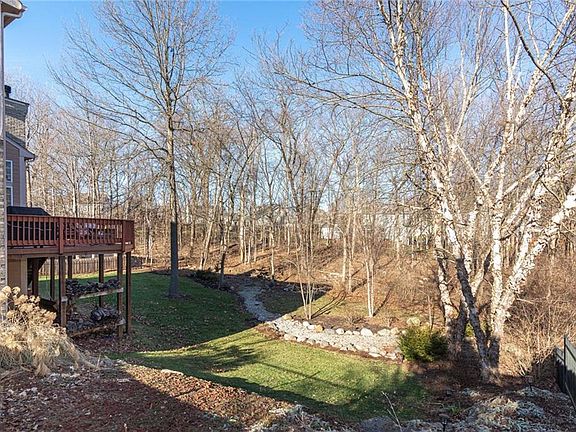 3rd image of 9728 Loganberry Ln