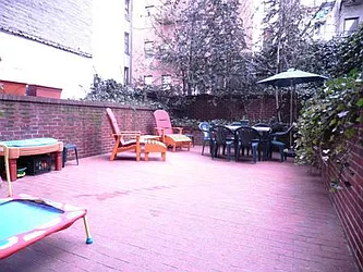 Rented by R New York