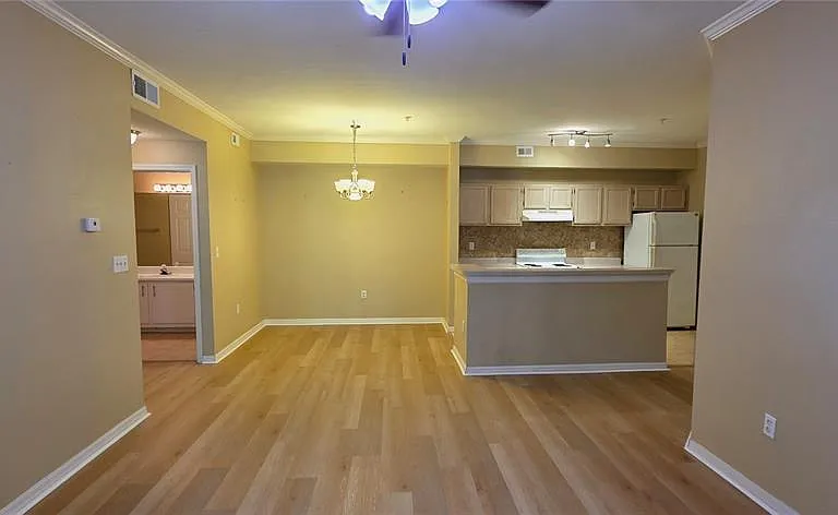 5618 Pinnacle Heights Cir #211 — Photo 6
