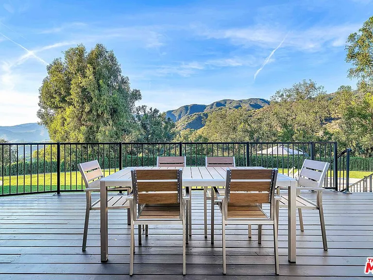 350 Bellino Dr — Photo 14