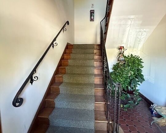 3rd image of 747 S Mansfield Ave APT 4