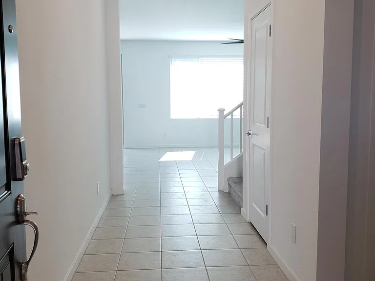 1315 W Crane Dr — Photo 2