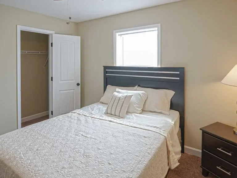 Jackson West Apartments — Photo 7