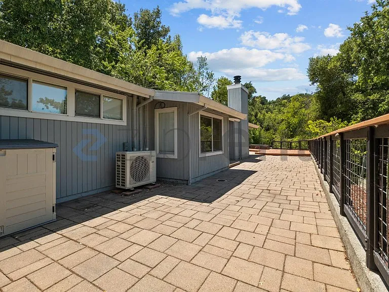 757 Tofflemire Dr — Photo 23