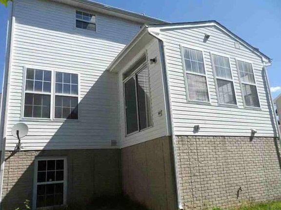 3rd image of 6221 Oscar Ct