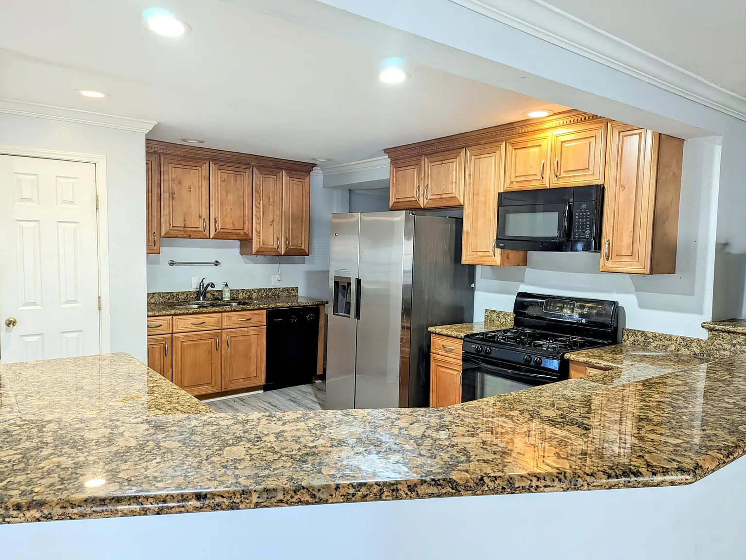 4 bed, 1763 sqft, $2,200 — Photo 3
