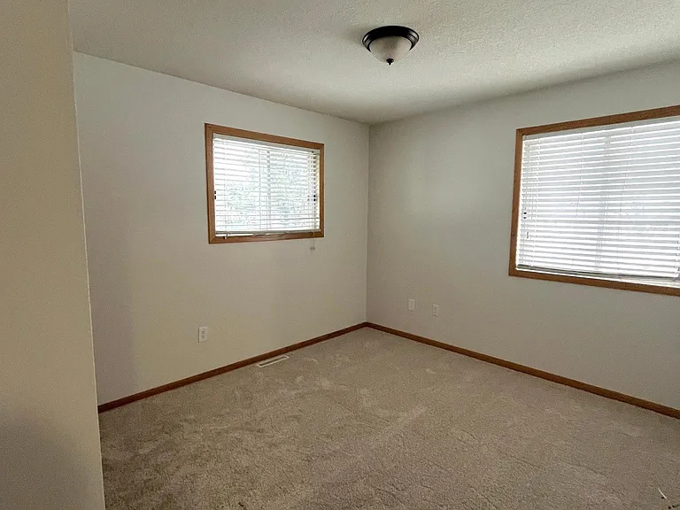 15962 Granada Ave — Photo 16