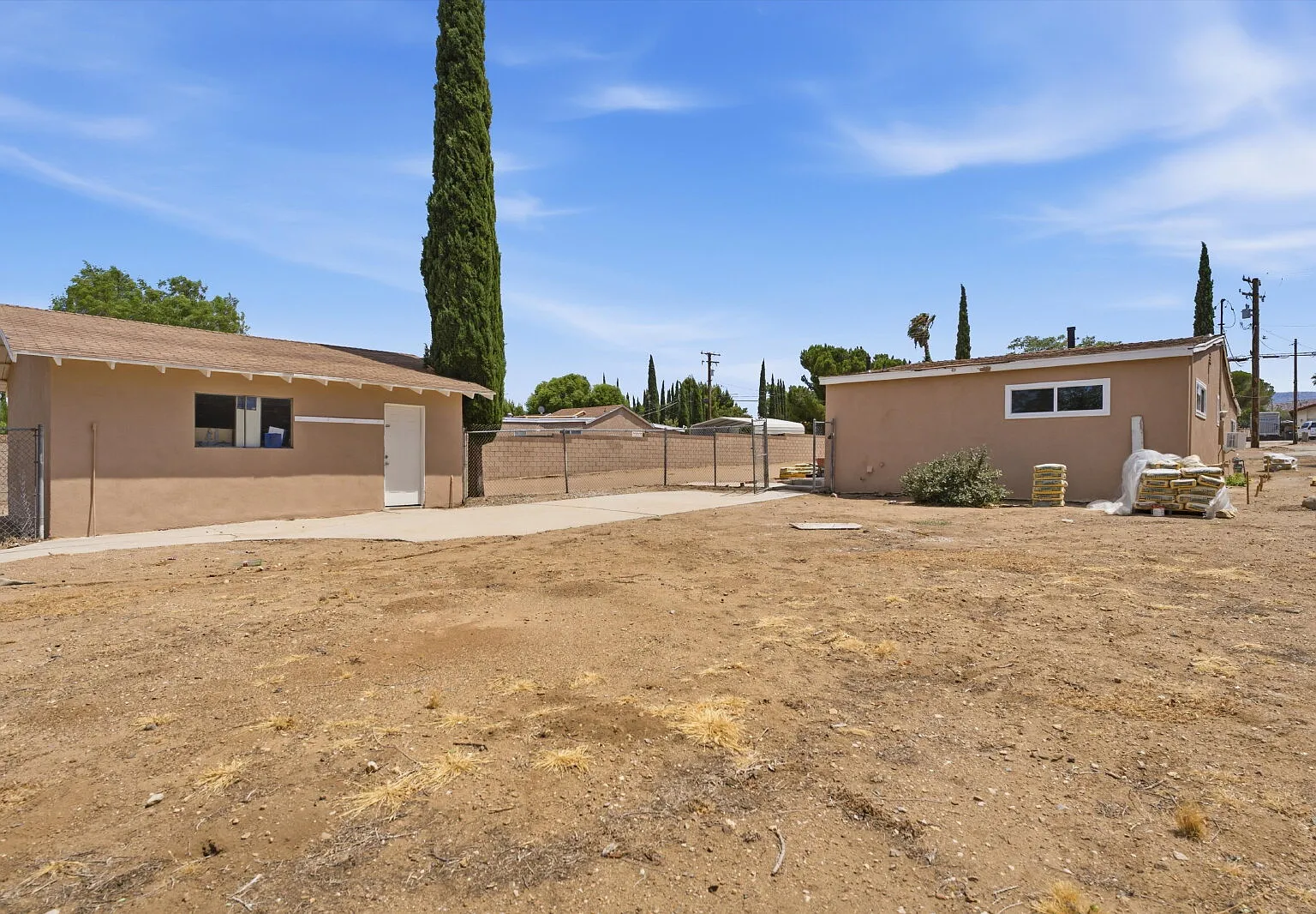 2 bed, 1.0 bath, 858 sqft, $2,500 — Photo 3
