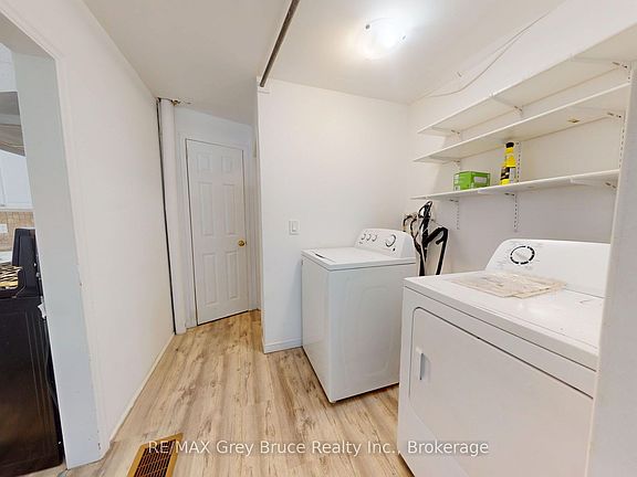 5th image of 218 Denmark St