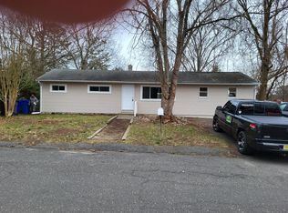 15 Lark Ln, Brick, NJ 08724