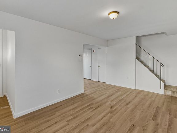 3rd image of 22 Lawrence Ct