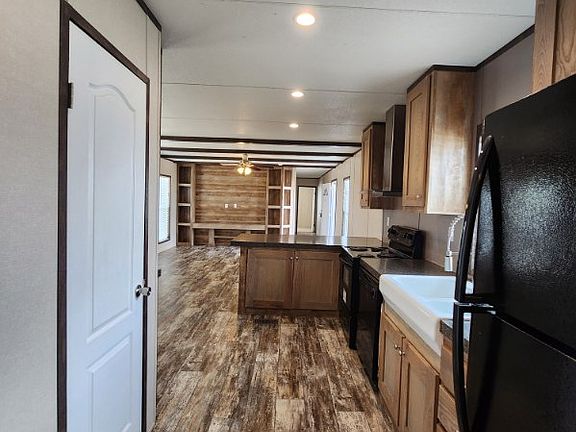 5th image of 153 Elm Leaf Ln