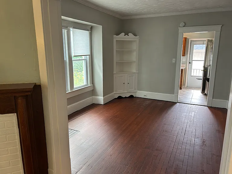 1454 Lakeland Ave — Photo 3