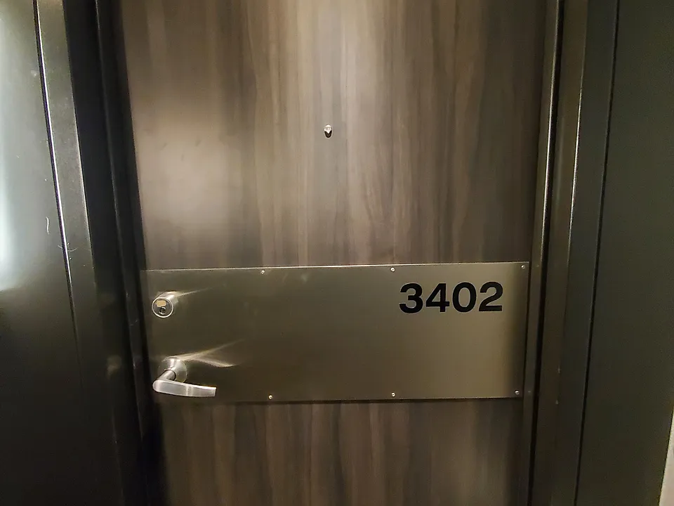 210 Victoria St #3402