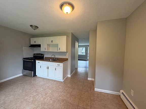 2nd image of 1054 Bank St #30