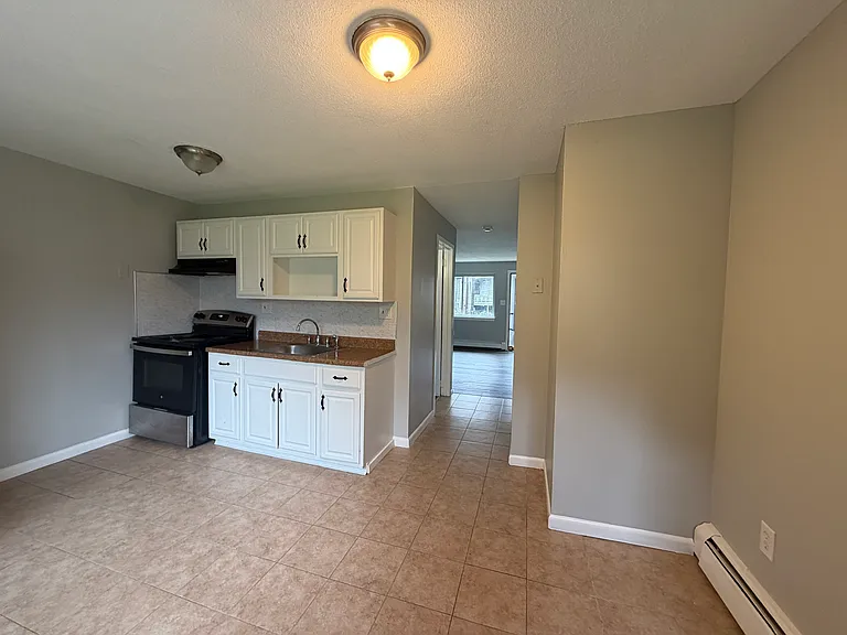 1054 Bank St #30 — Photo 2