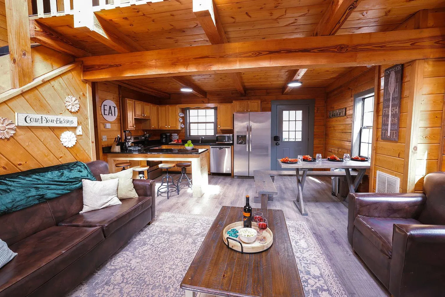 5 bed, 3.0 bath, 2389 sqft, $5,216 — Photo 3
