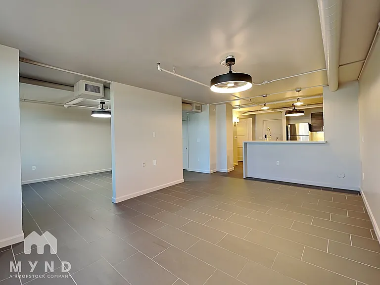 535 W Thomas Rd #405 — Photo 4
