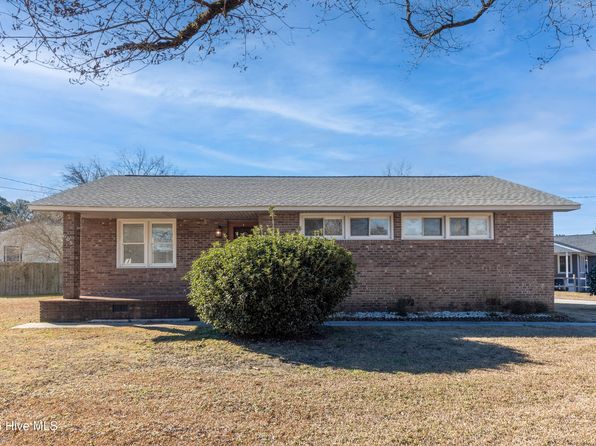 605 Henderson Drive, Jacksonville, NC 28540