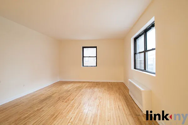 Rented by Link NY Realty | media 10