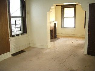 4th image of 4212 Clay Ave